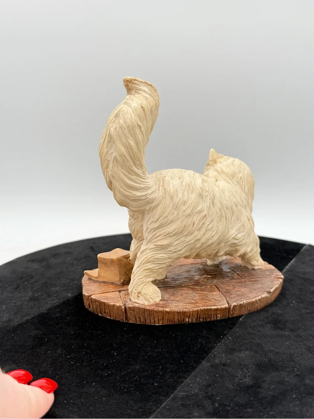 Vintage 1980s Persian Kitten Cat Figurine w Mouse Resin Shelf Decor 6.5”